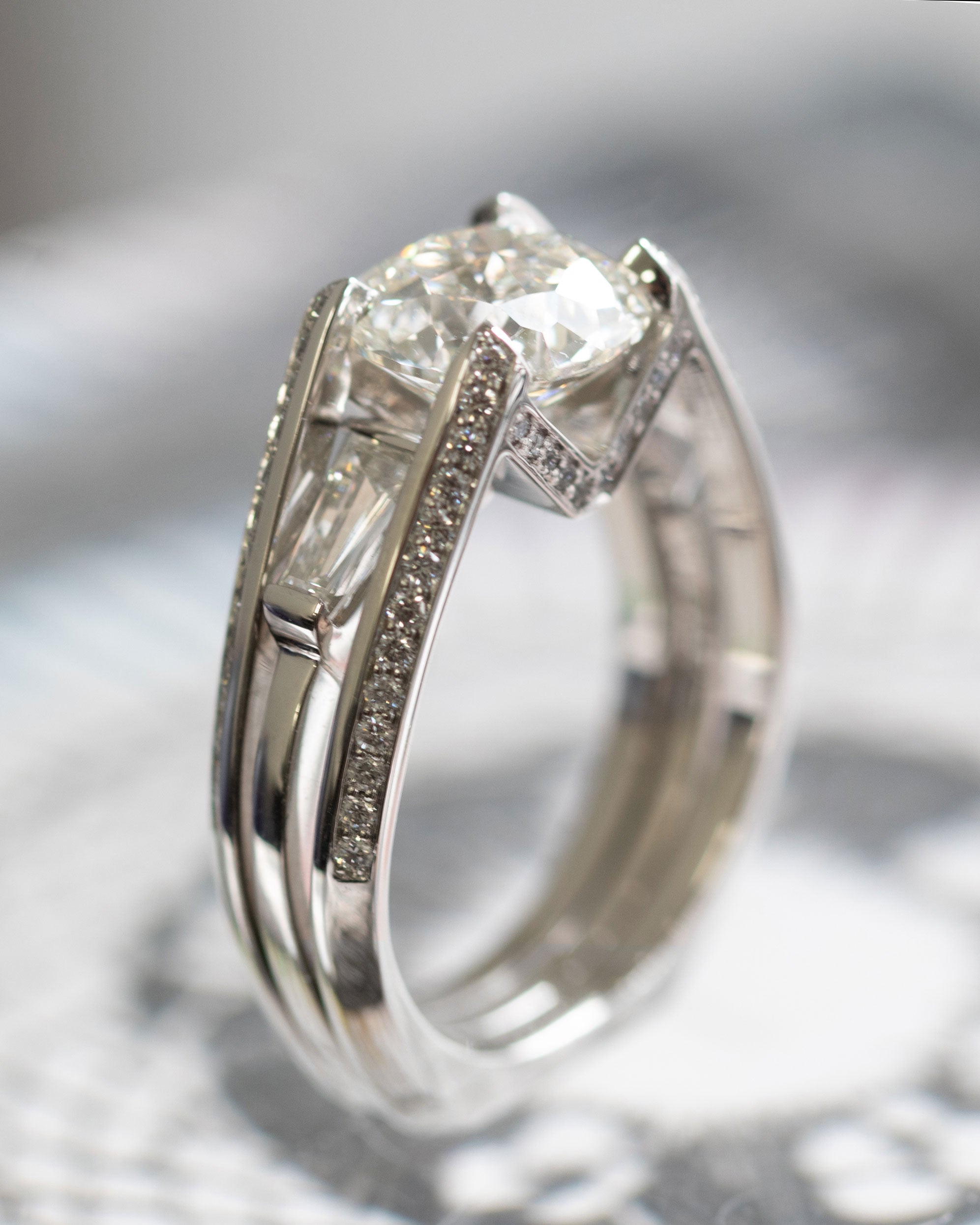 Futurist V Pavé Ring